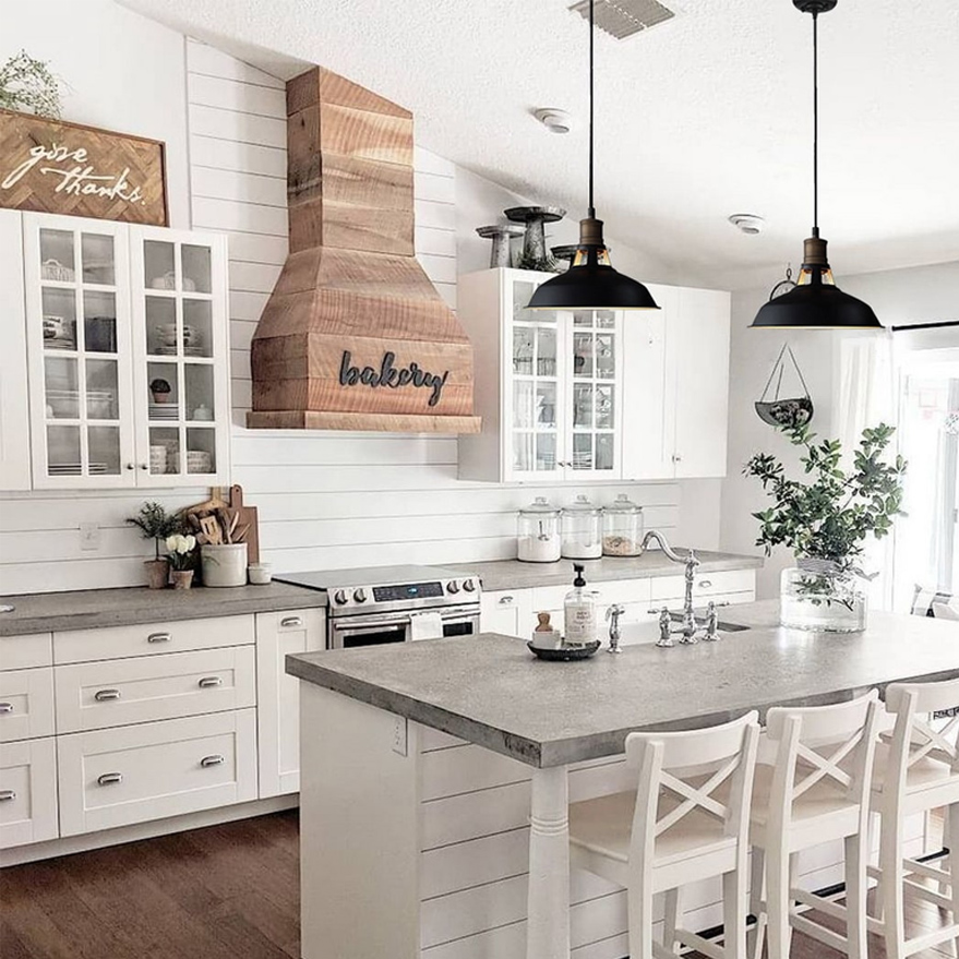 Why Restaurants Love Industrial Pendant Lights